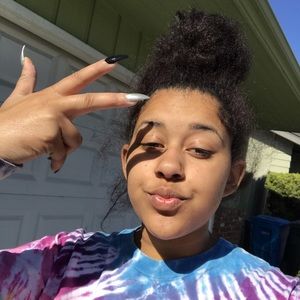 Meet your Posher, Amaya